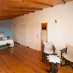 Frosos Beachfront Maisonette Acharavi